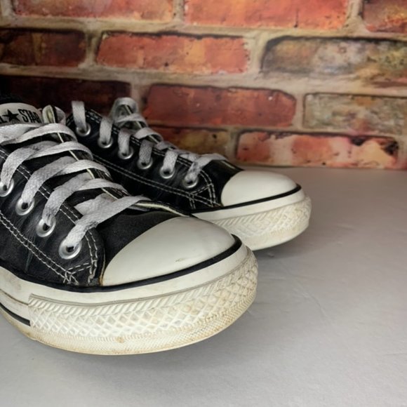 Chuck Taylor Black Leather lows - Men Size 5 / Women Size 7 - Picture 2 of 5